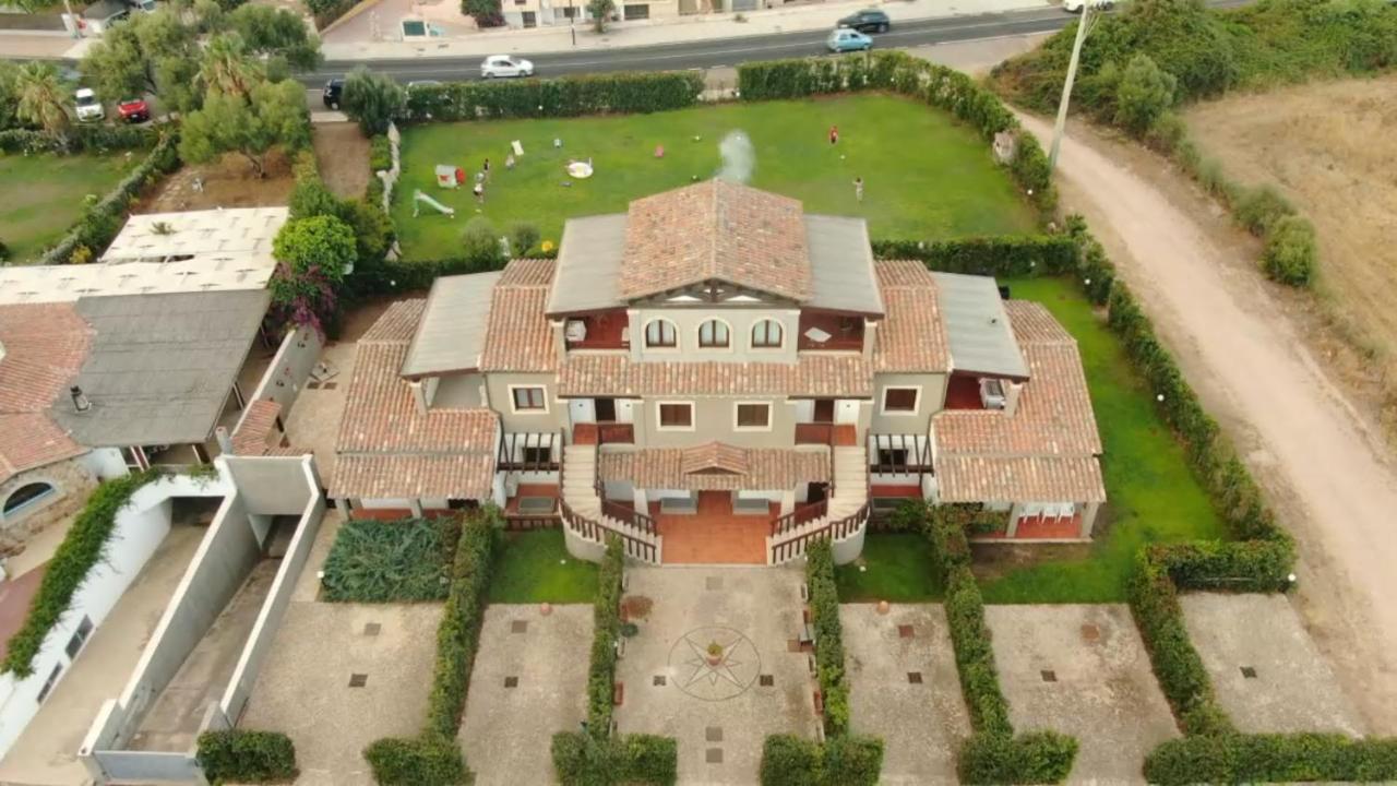 Villa Raffaello Porto San Paolo  Eksteriør billede