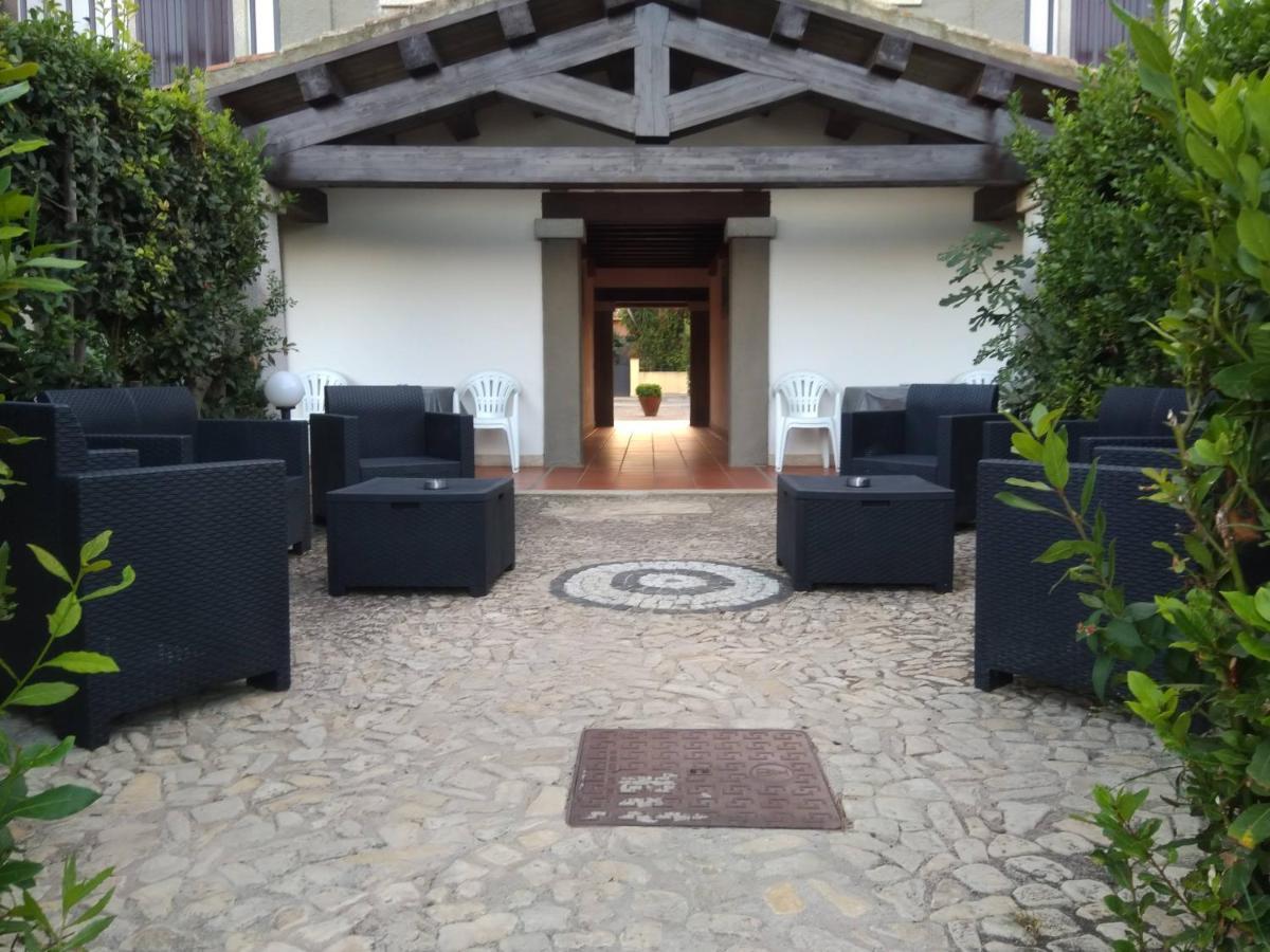 Villa Raffaello Porto San Paolo  Eksteriør billede