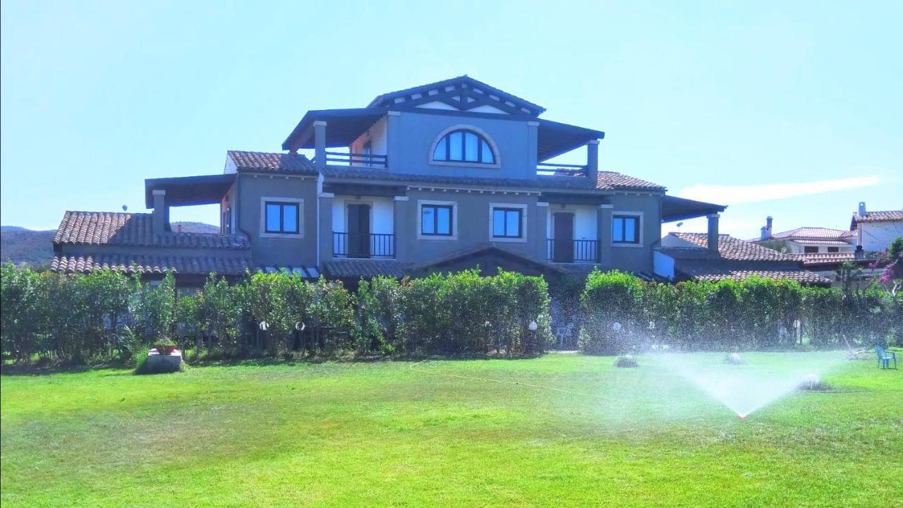 Villa Raffaello Porto San Paolo  Eksteriør billede
